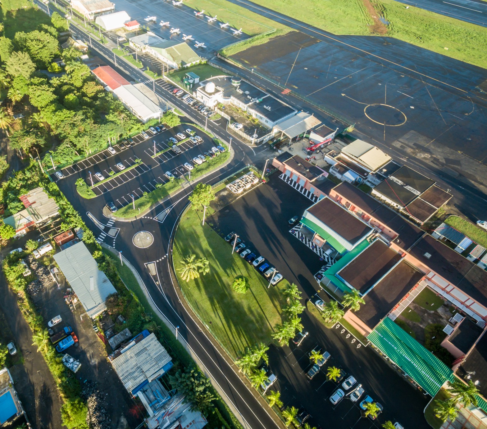 Vue Aérienne de l'aerogare du Raizet